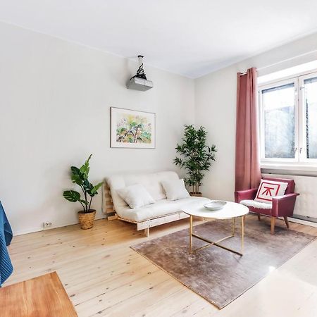 ヘルシンキWehost Modern Kitchen Studio With Bright Coloursアパートメント エクステリア 写真