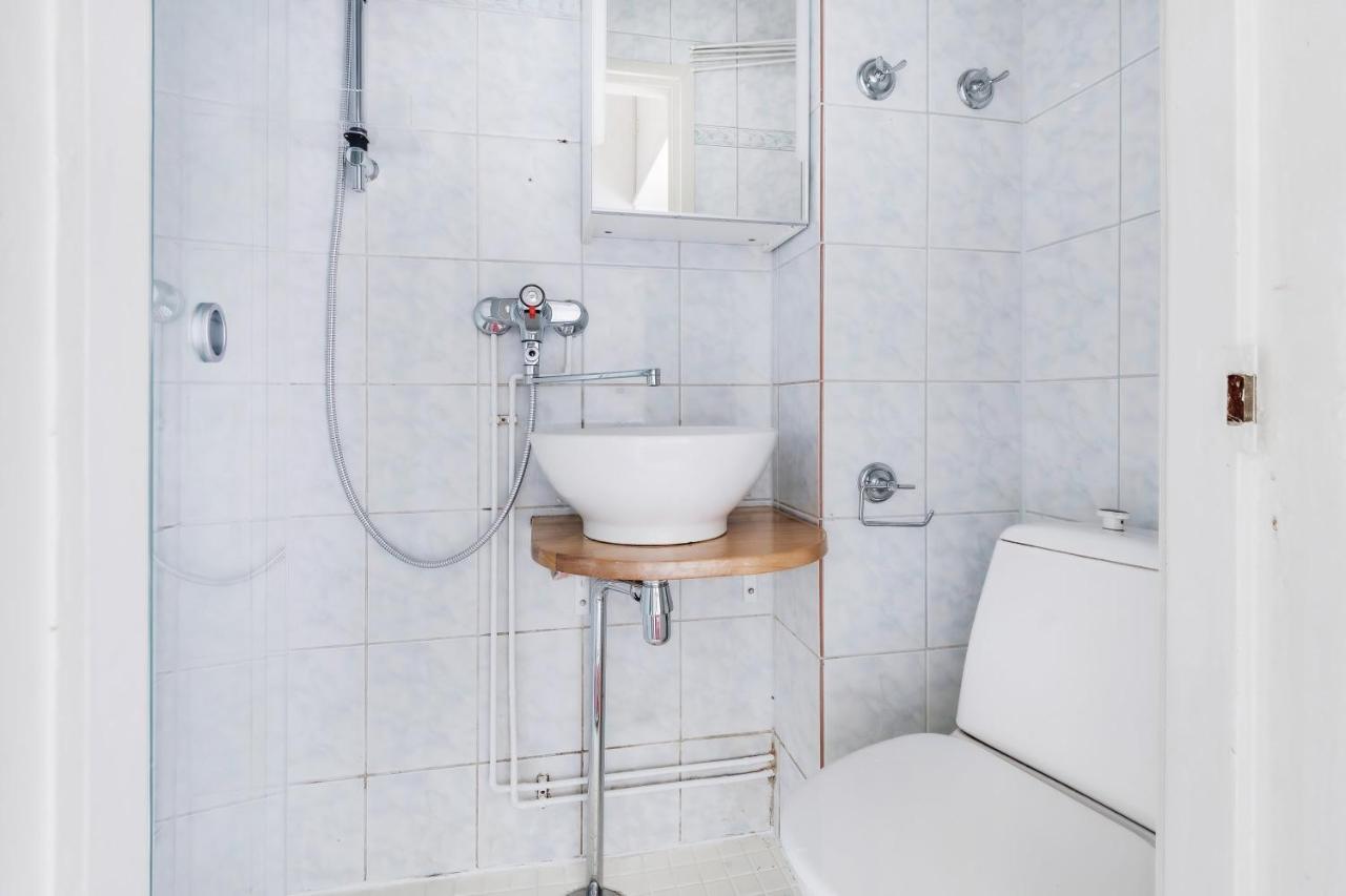 ヘルシンキWehost Modern Kitchen Studio With Bright Coloursアパートメント エクステリア 写真