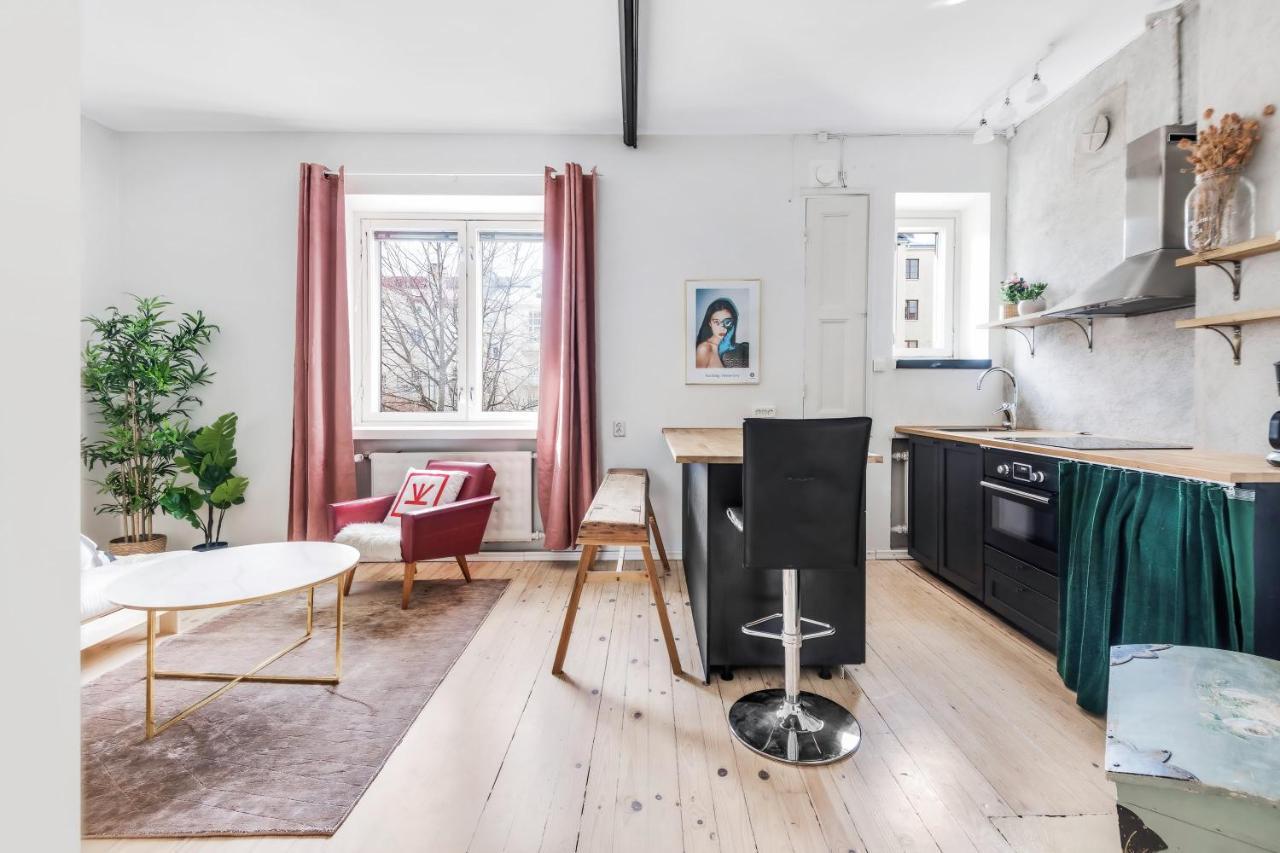 ヘルシンキWehost Modern Kitchen Studio With Bright Coloursアパートメント エクステリア 写真
