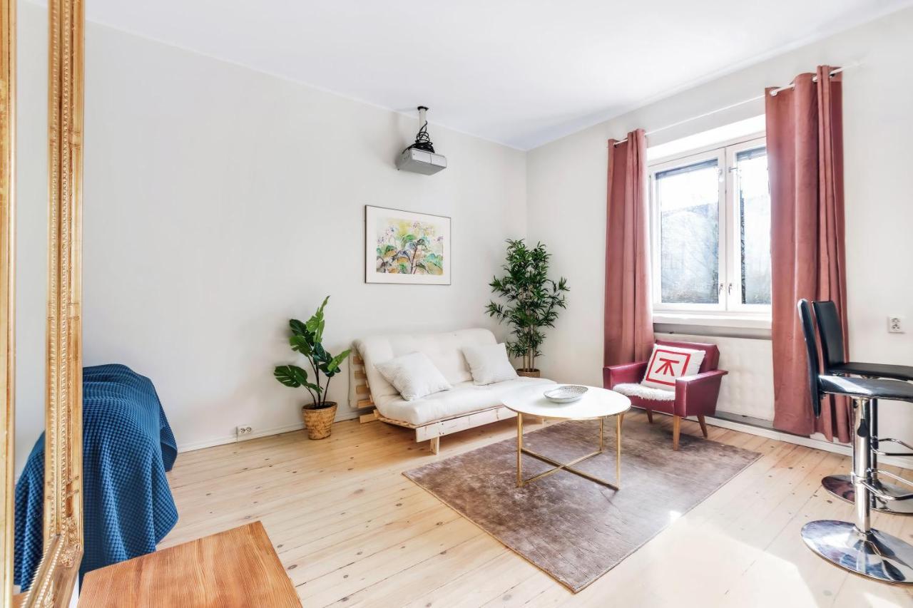 ヘルシンキWehost Modern Kitchen Studio With Bright Coloursアパートメント エクステリア 写真